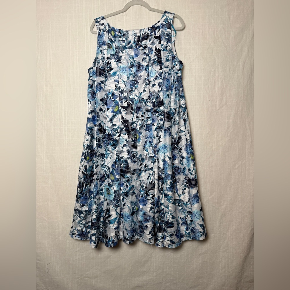 Perceptions Blue Floral Sleeveless Sheath Fit and Flare Dress 1x - Picture 2 of 4